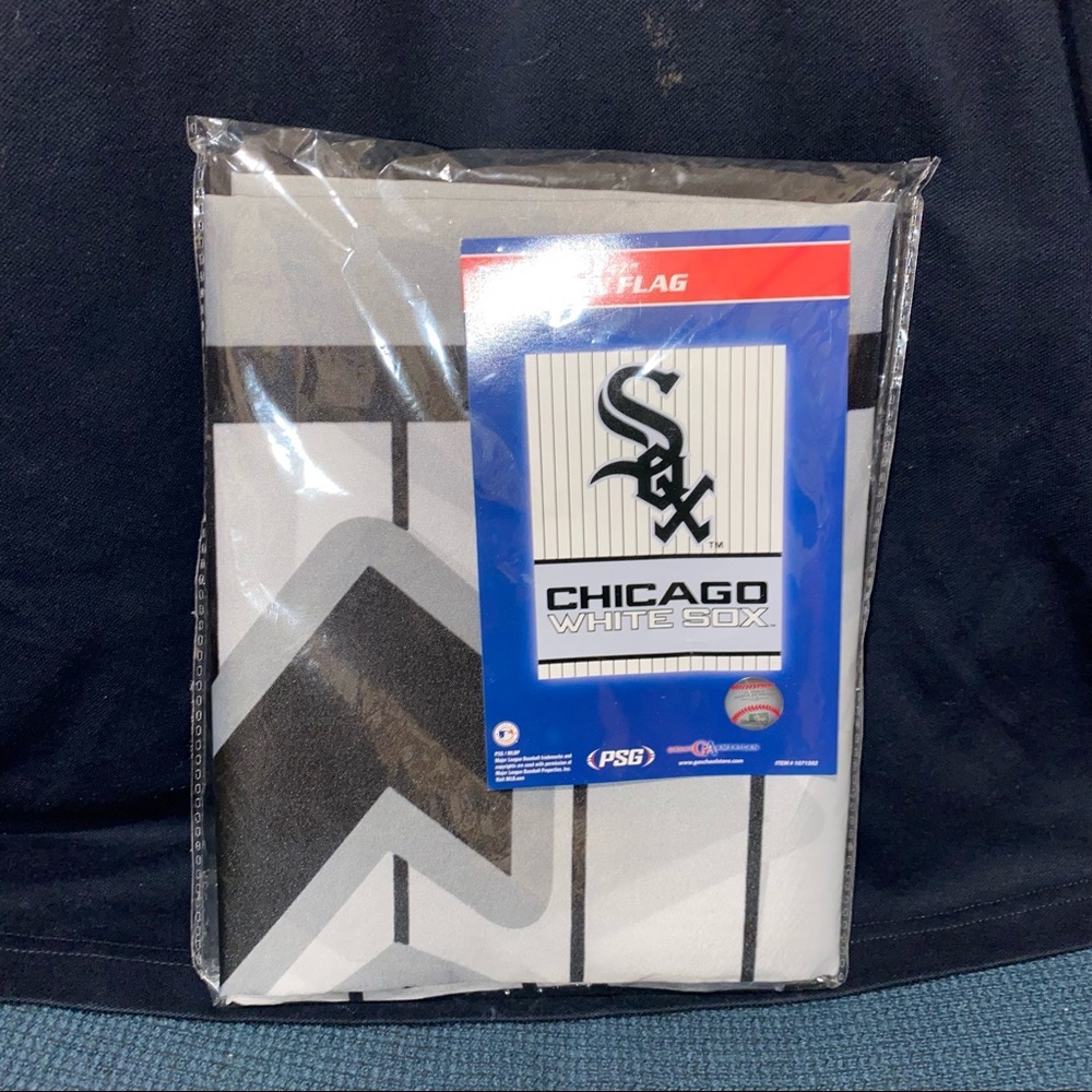 SEALED UNOPENED Chicago White Sox Flag Banner
